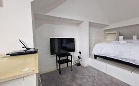Nice Living Serviced Accommodations 9